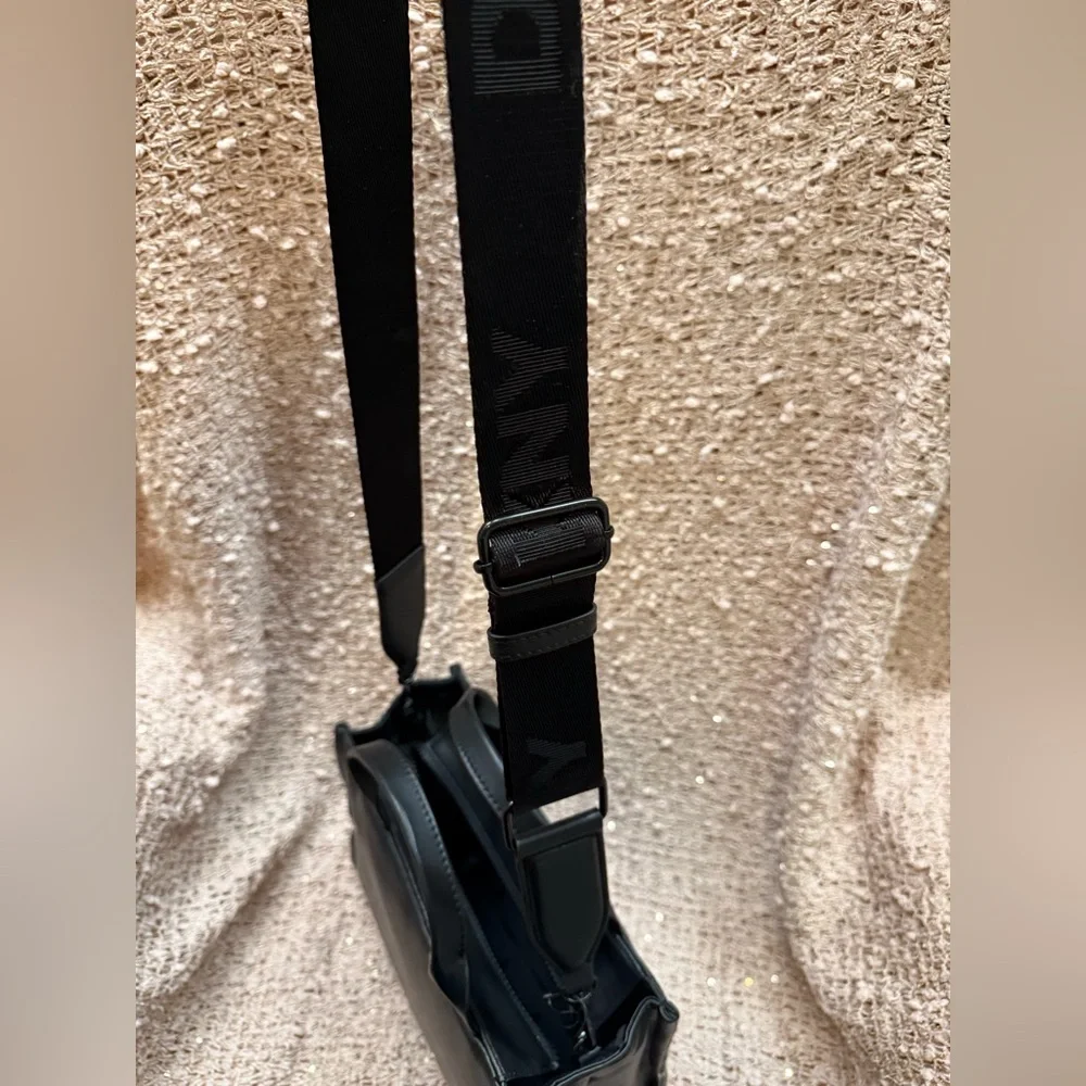 DKNY Black Handbag - Picture 10 of 11